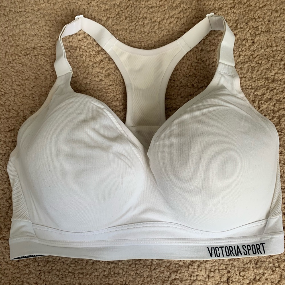 Victoria’s Secret full support sports bra